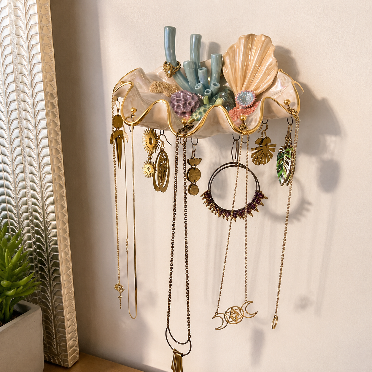 Shell jewellery Holder